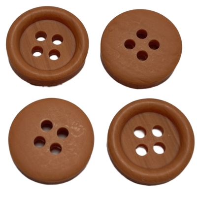 Faux Wood Polyester Buttons Empat Lubang 26L Warna Aprikot Bentuk Bulat Dengan Rim