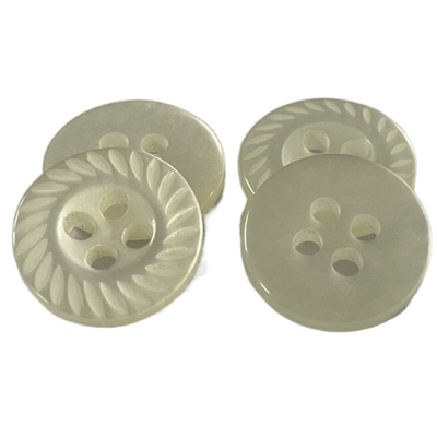 Off White Plastic Shirt Buttons Pearl Effect Dengan Petal Rim Di 22L