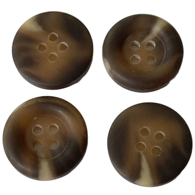 17L Warna Beige Dengan Rim Faux Horn Button ODM Untuk Jaket Mantel Sweater