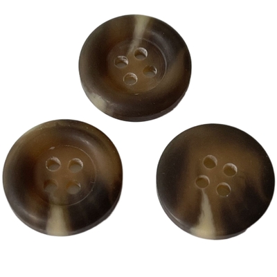 17L Warna Beige Dengan Rim Faux Horn Button ODM Untuk Jaket Mantel Sweater